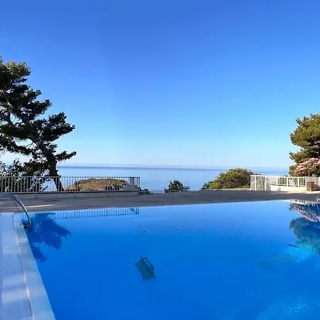 Le Duplex D'athena